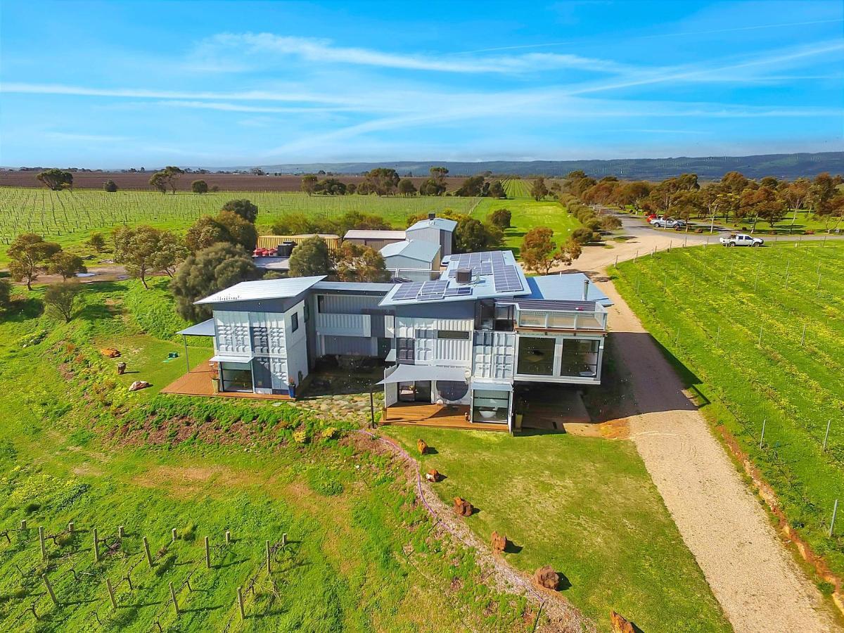 Hotel California Road At Inkwell Wines Mclaren Vale Exterior foto