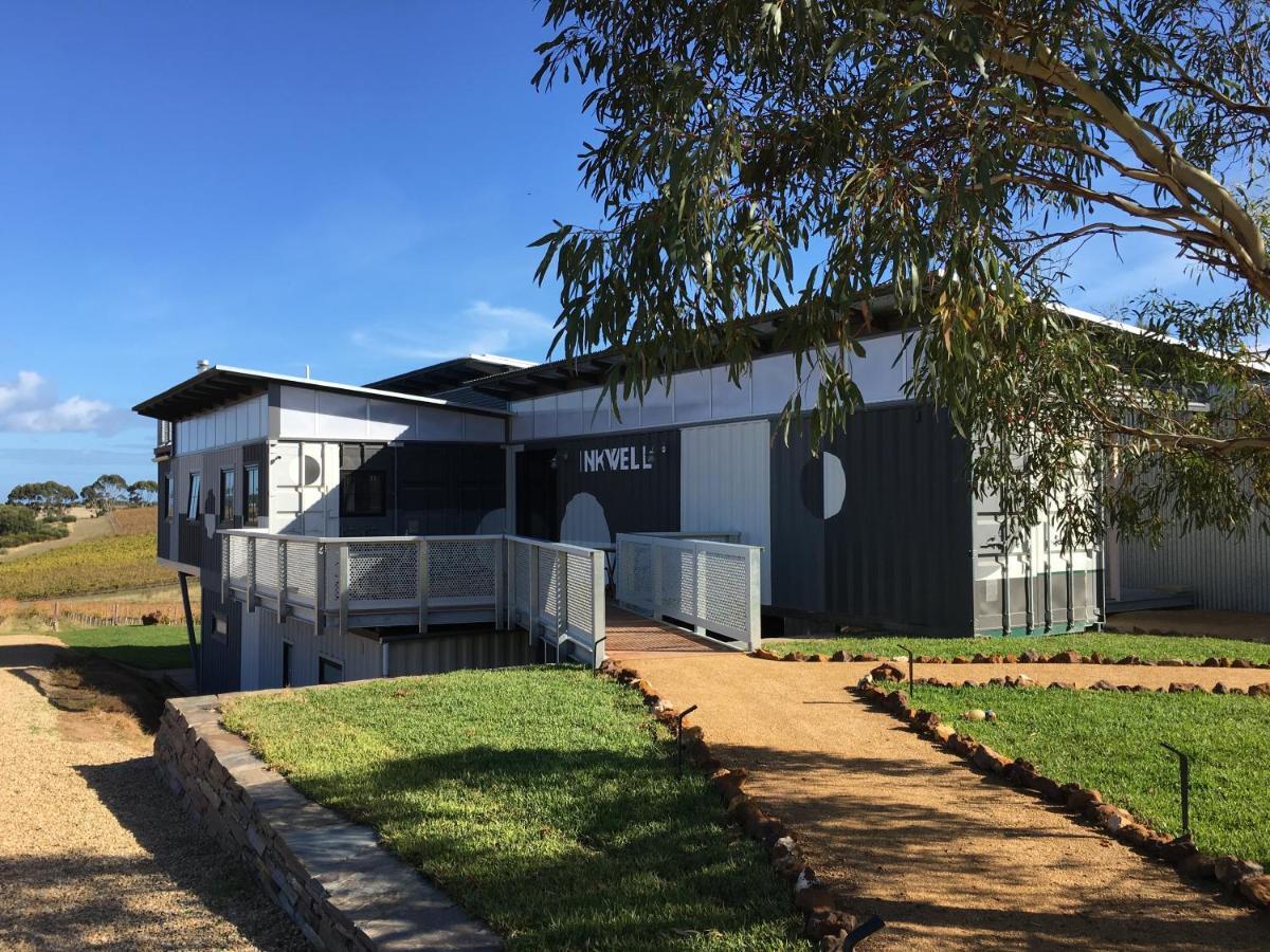 Hotel California Road At Inkwell Wines Mclaren Vale Exterior foto