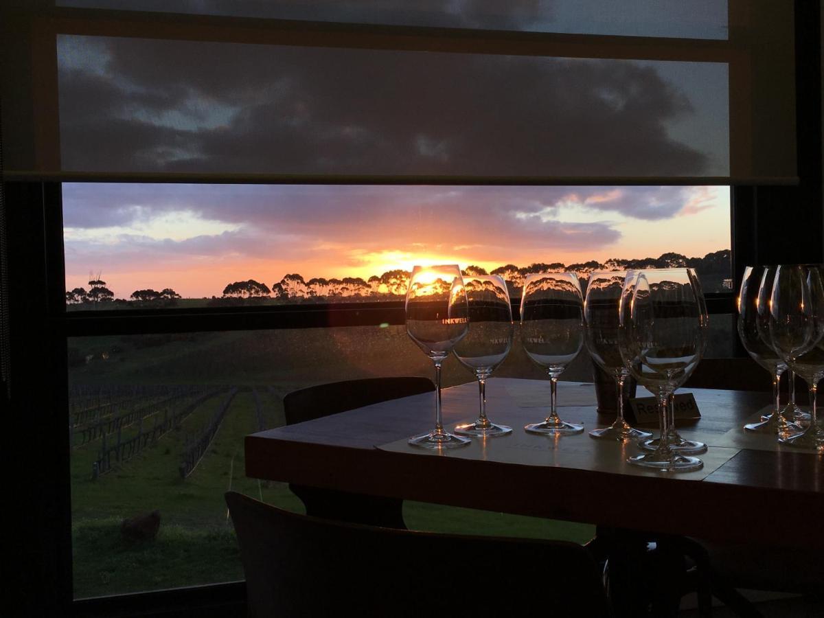 Hotel California Road At Inkwell Wines Mclaren Vale Exterior foto